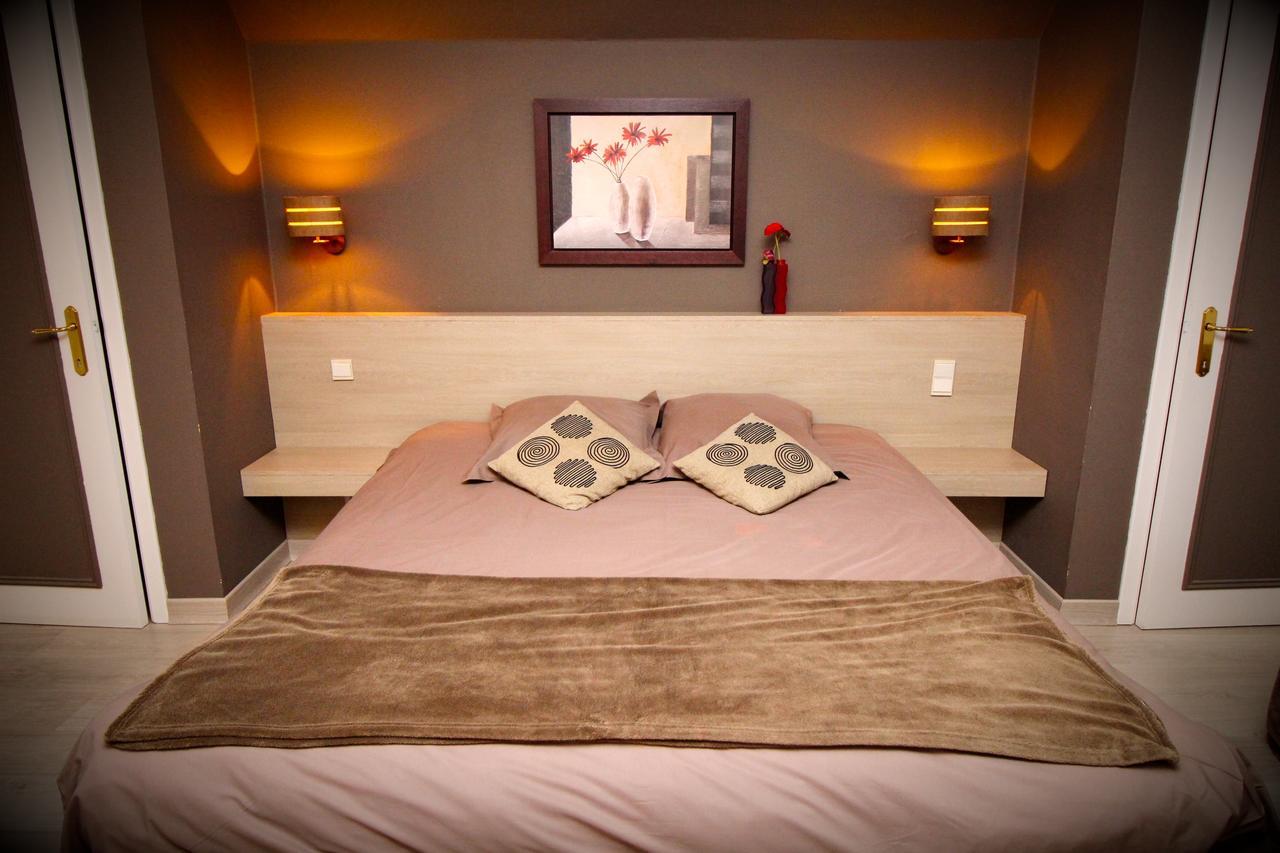 Hotel Les Alisiers Nadrin Esterno foto