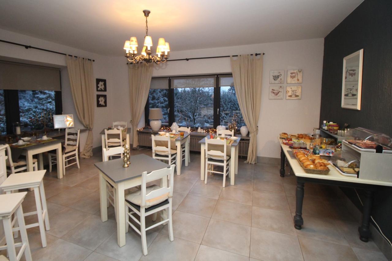 Hotel Les Alisiers Nadrin Esterno foto